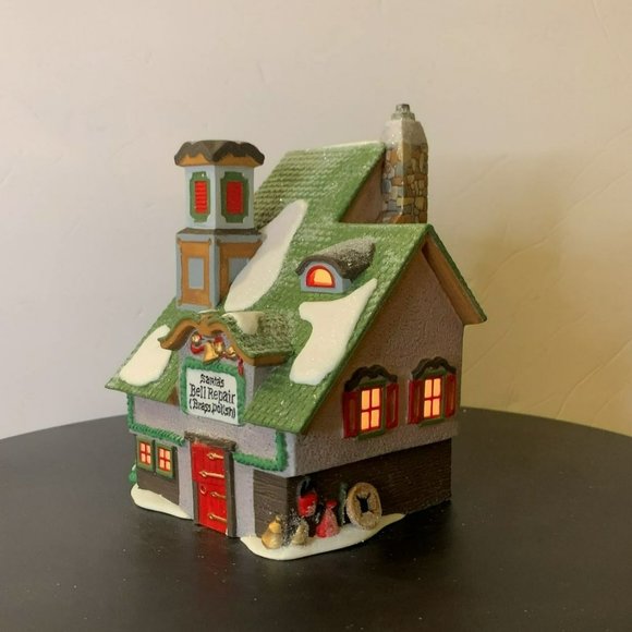 Dept 56 Santa's Bell Repair North Pole Christmas Village Lighted Building - 1996 - Picture 6 of 11
